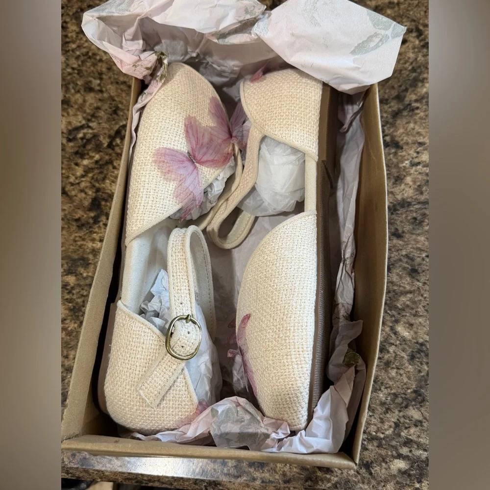 Joyfolie girls shoes 6Y new in box